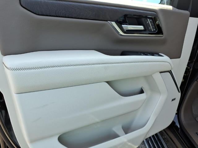 2026 GMC Yukon Denali - Photo 13