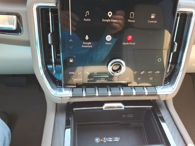 2026 GMC Yukon Denali - Photo 18