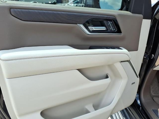 2025 GMC Yukon Denali - Photo 13