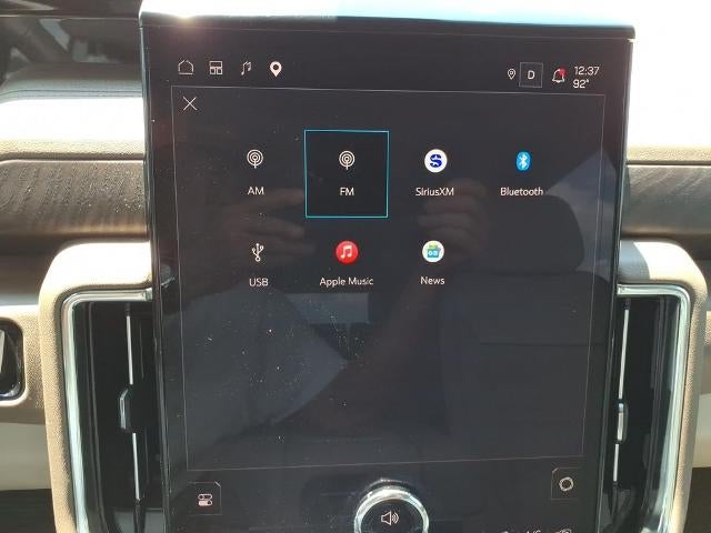 2025 GMC Yukon Denali - Photo 21
