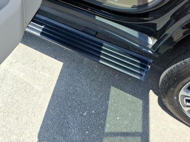 2025 GMC Yukon Denali - Photo 8